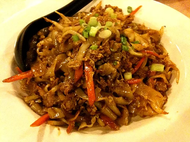 Fried Flat Rice Noodle with Sliced Beef|Shiroi Yukiさん