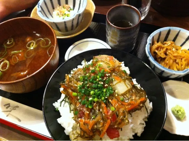 120530 魚然@神田小川町 魚然丼 800円|ogu_oguさん