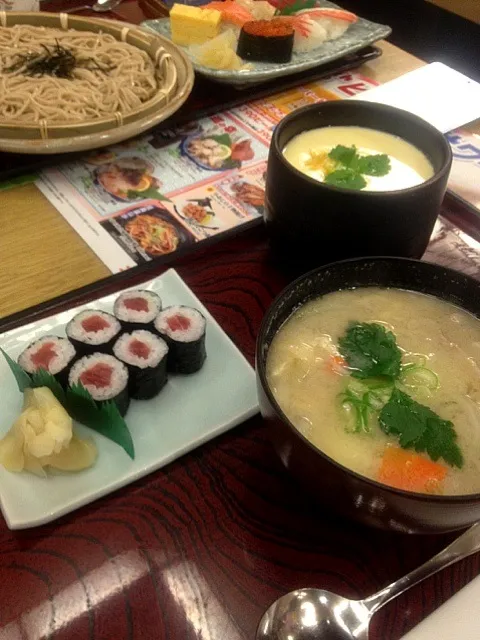 豚汁、ジャンボ茶碗蒸し、鉄火巻（＾∇＾）鰻屋に行ったら定休日だったのよ（ ;  ; ）|しーさん