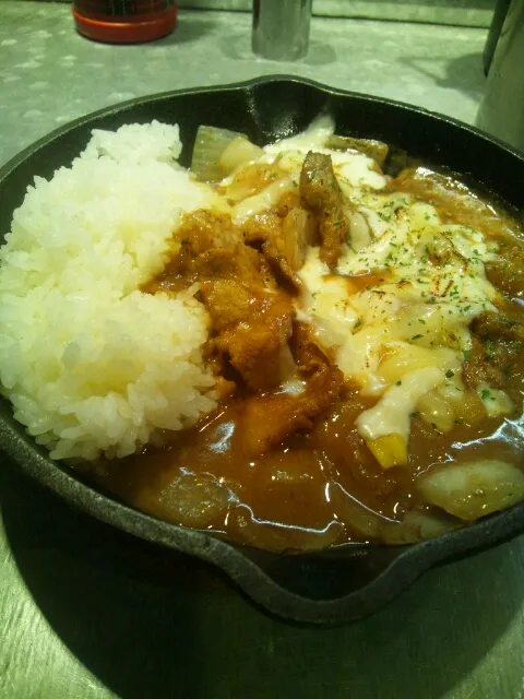 玉ねぎとじゃがいものチーズカレー|cookingパパ五郎さん