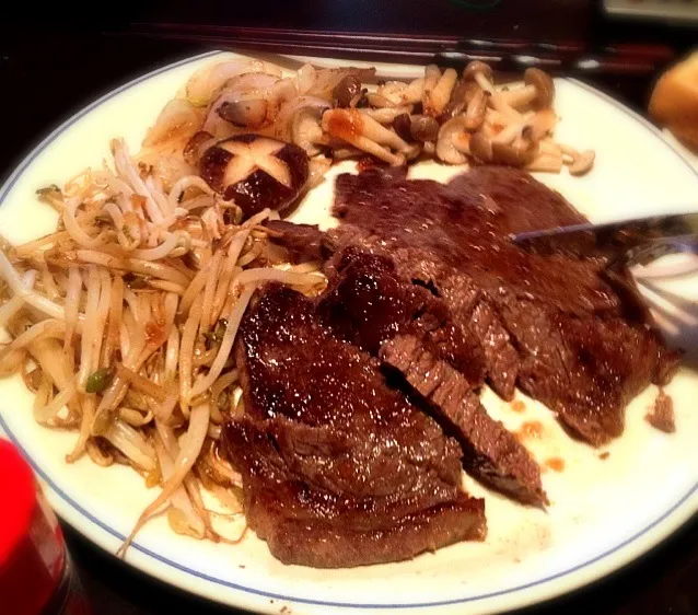 安肉ステーキと野菜炒め♪(´ε｀ )|きっきー🥰さん