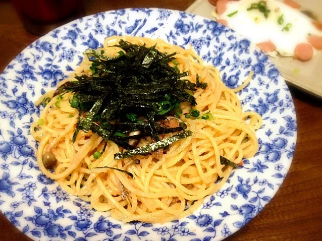 今日作った明太子パスタと旦那さんが作ってくれた目玉焼きw美味しかった☆|ヨミルさん