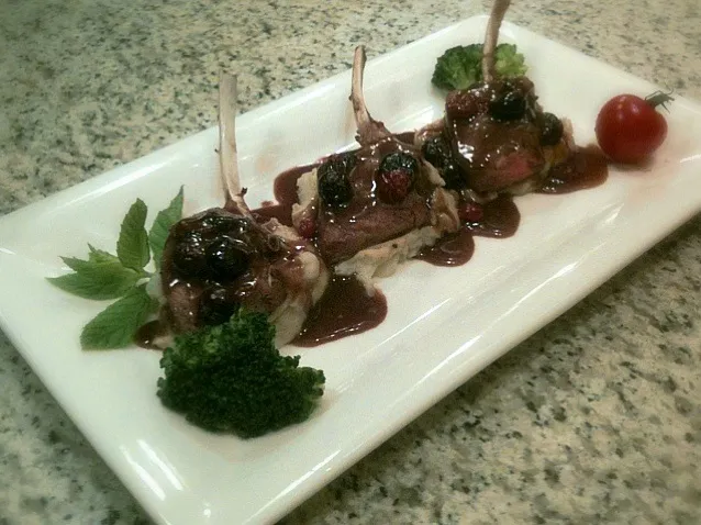 Snapdishの料理写真:Lamb chop grilled with chestnut puree,blueberries sauce|HKさん