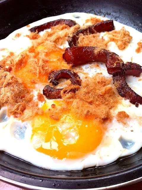 fried eggs in pan "kai ka ta" ไข่กะทะ|Toa Nakaratさん