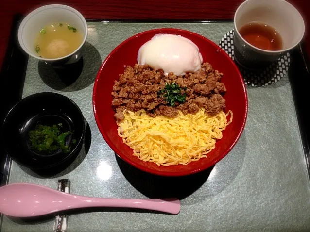 鶏そぼろ丼|asacoさん