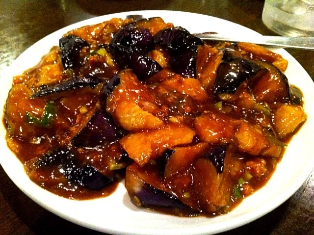 茄子の肉味噌炒め。旨いよねぇ。|たけうちさん