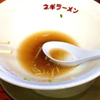 変わらぬいつもの椿ラーメンの味。美味しくない。だけどクセになる。|秋山龍弥さん