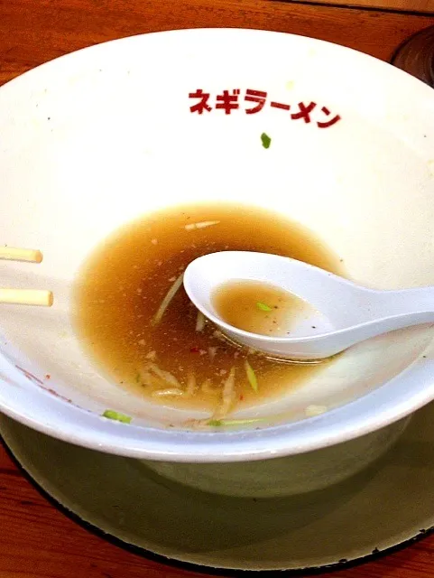 変わらぬいつもの椿ラーメンの味。美味しくない。だけどクセになる。|秋山龍弥さん