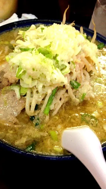 Snapdishの料理写真:濃厚豚骨味噌ラーメン~背脂チャッチャッ増し|あか牛さん