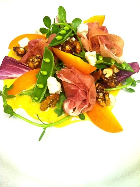 PEACH PROSCUITTO SALAD w/ SNAP PEAS.GORGONZOLA. ARUGULA AND WALNUT|GREG ARNOLDさん