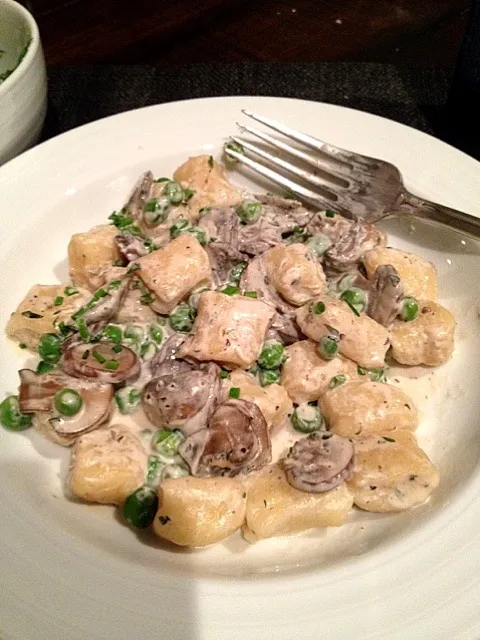 truffled ricotta gnocchi with peas and mushrooms|Johnさん