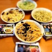 Snapdishの料理写真:南イタリア土産の乾燥パスタソースを使ってみた♪( ´▽｀)コスティエラ、シチリアーナ、コンバジリコエぴのり。よくわかんないけど美味！|伊藤 将友さん