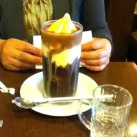 大学近くの古びたカフェのコーヒーフロート|kotetuさん