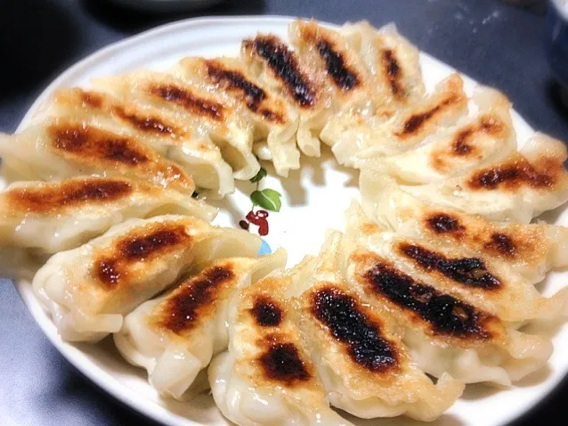 福義の餃子もちかえりーの自宅で焼きーの|yasuさん