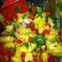 Snapdishの料理写真:pineapple salsa|julieann van voorhisさん