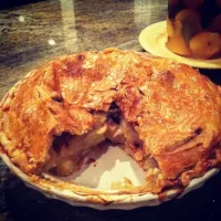 Snapdishの料理写真:apple cranberry pie|julieann van voorhisさん