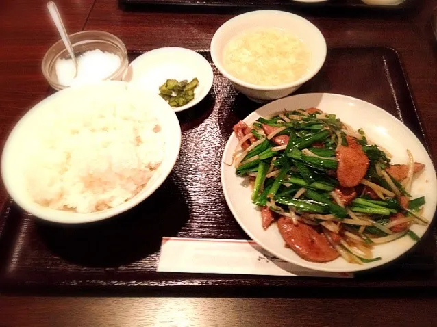 レバニラ炒め定食|しろくまさん