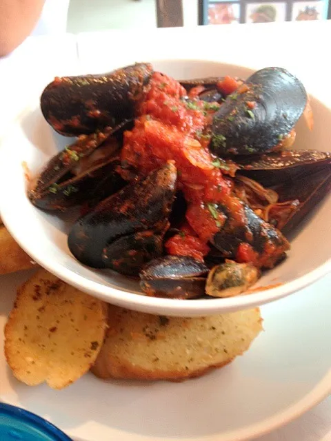 Mussels with tomato sauce|Puhngさん