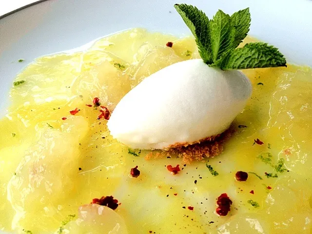 Pineapple Carpaccio with lime gelee and coconut ice cream|Nicholas Tayさん