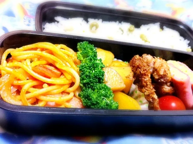 父親弁当☻ナポリタン＆豚カツ＆じゃがいも甘辛煮＆たまごサンド|くみ(•◡•)さん