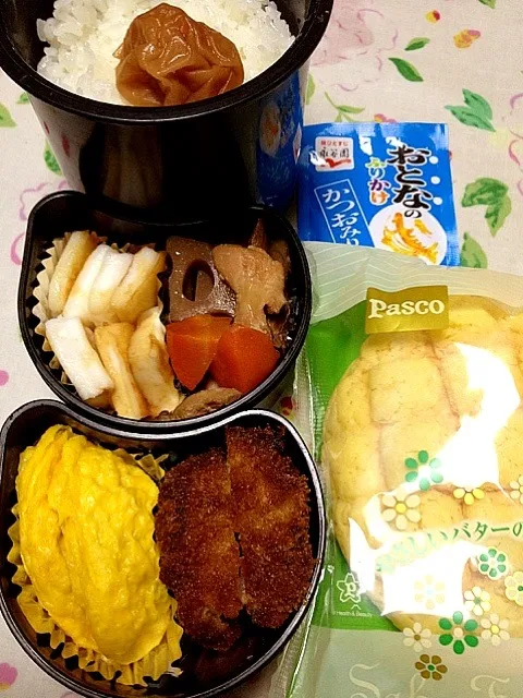 高３バレーボール部員の本日のお弁当。私の担当は、ハンペンのバター焼き。 #お弁当 #弁当|Takashi H.さん