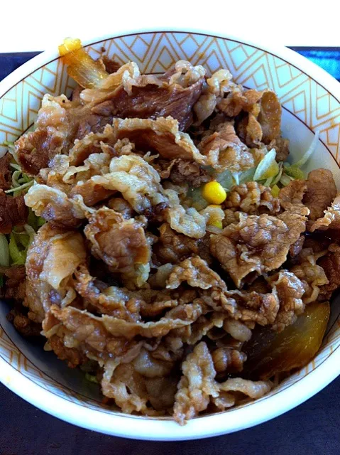 牛丼ライト 280kcal 330円|Shigechika AIKAWAさん