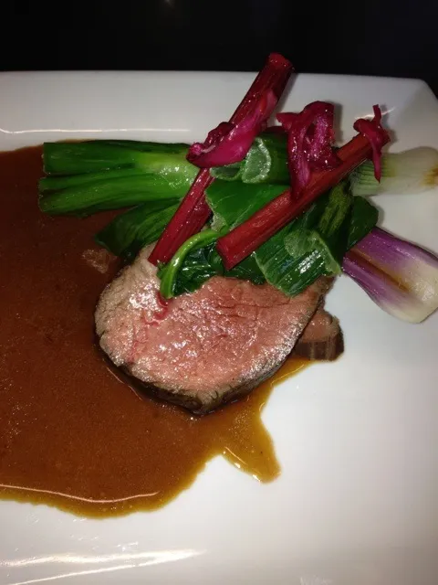 steak whit new onion and redwin glace|Henrik Anesenさん