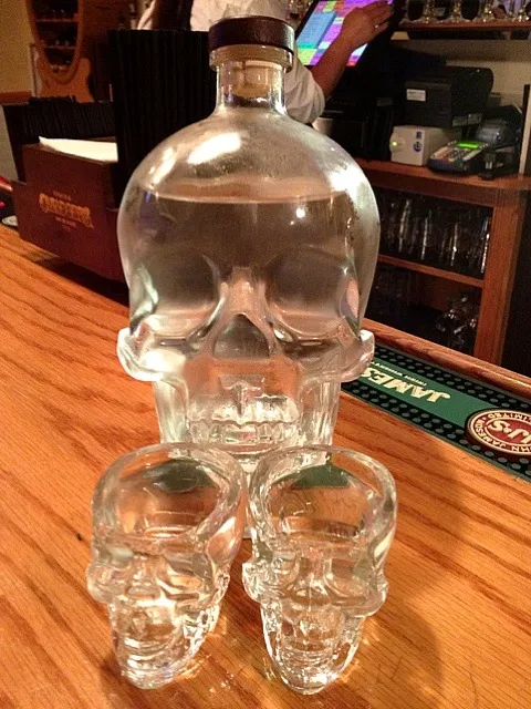 Snapdishの料理写真:crystal head vodka|lori sさん