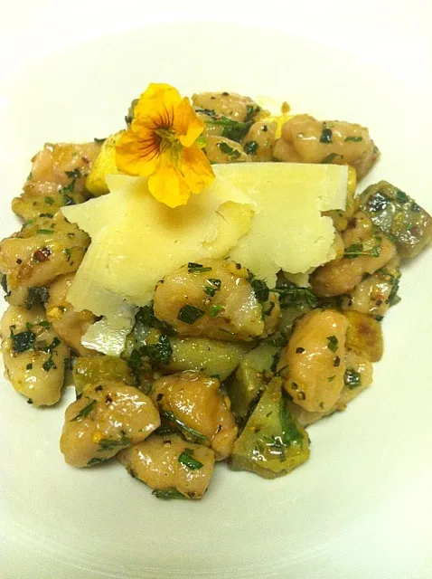 Snapdishの料理写真:ARTICHOKE APPLE GNOCCHI w/ ROASTED SHALLOT. FRIED SAGE.NASTURTIUM BUTTER AND PARMESAN|GREG ARNOLDさん