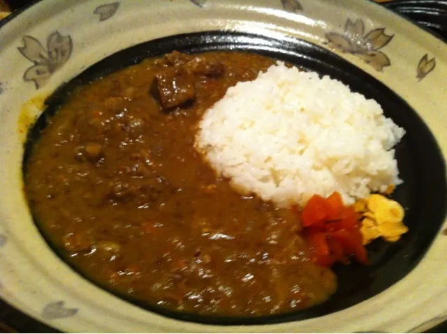 牛タン入り牛すじカレー。ピリリとエエ感じ。|たけうちさん