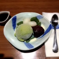 Snapdishの料理写真:matcha ice cream & red bean in tofu.|toodpleumさん