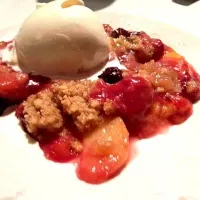 Blueberry and peach cobbler|Meredith Carltonさん