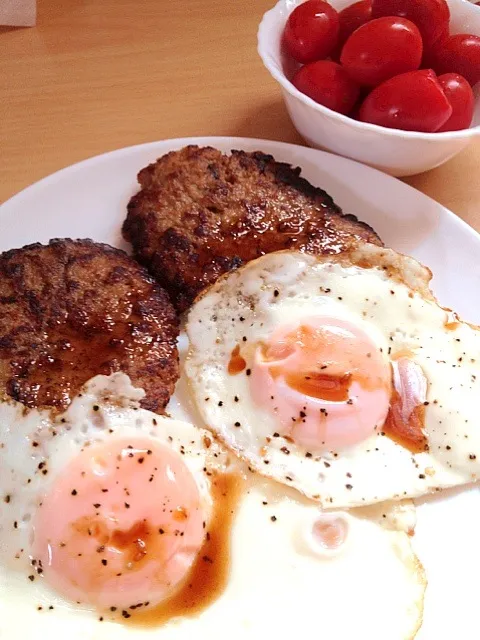 ハンバーグ&目玉焼き|めぐさん