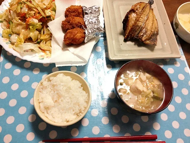 骨付唐揚げ,サラダホッケ⁇と味噌汁|ふぅかさん