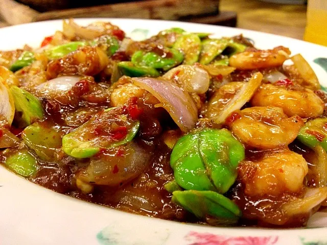 Snapdishの料理写真:sambal petai with shrimps|(=^x^=)さん