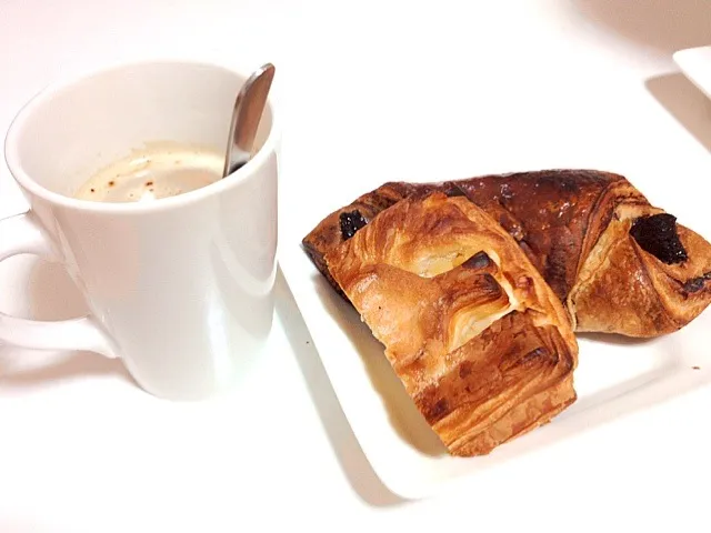 朝はカフェオレとチョコクロ|puniさん