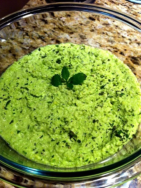 edamame and scape hummus|Maria Reinaさん