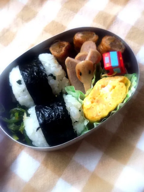 今日のお弁当、ジャガイモの肉巻きがメインです。ウインナーはゾウですが、わかるかな？|ともこさん