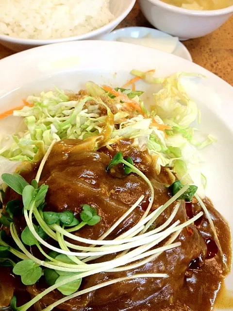 中華風ハンバーグ、カレーソース。 #昼ごはん #昼飯|Takashi H.さん