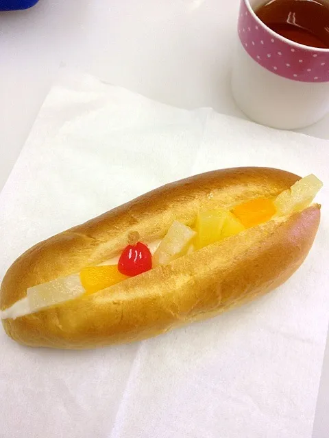 Snapdishの料理写真:まかないフルーツサンド|tomokoさん