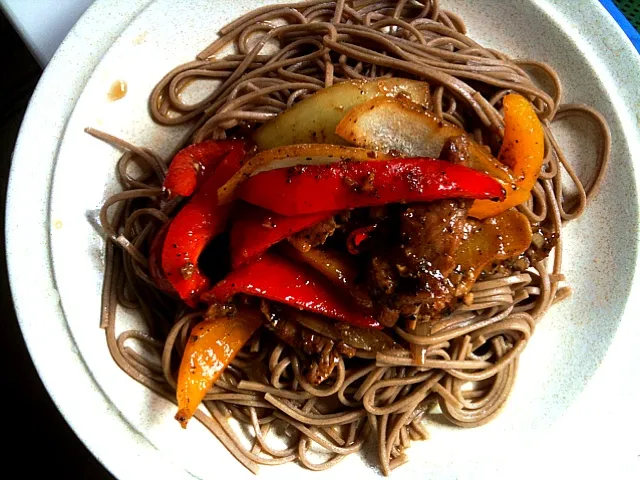 Soba with Black Pepper Beef|Shiroi Yukiさん