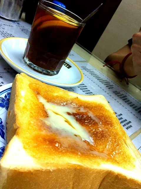 Refined milk & jam Toast + Lemon tea|PeonyYanさん