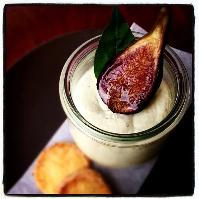 Basiled White Chocolate Mousse w/ caramelized mission fig|SF Calicoさん