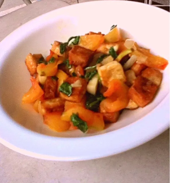 Sauteed Tofu and Tomatoes in Celery|Charles Ramosさん