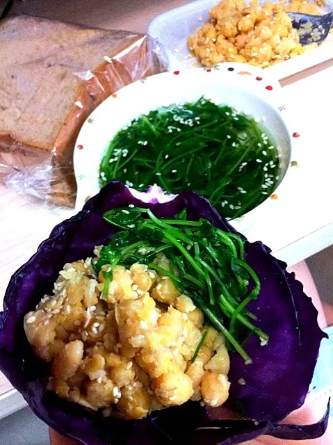 Snapdishの料理写真:豌豆苗和豌豆黄一餐|Bleueさん