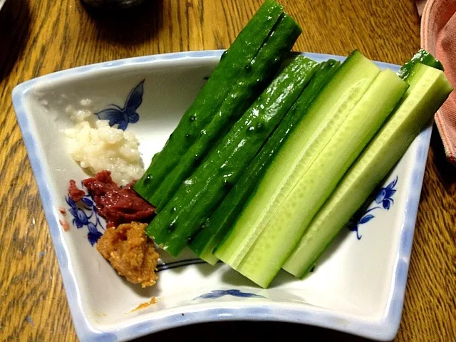 Snapdishの料理写真:fresh cucumber|do dyuさん