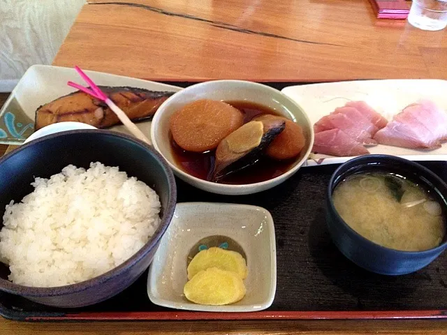 ぶり定食|ストロさん