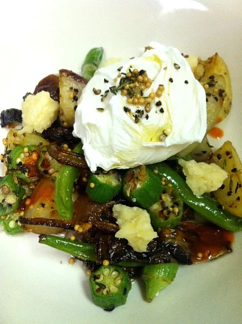 POACHED EGG.OKRA.HARICOT VERT. SHALLOT.ROASTED POTATO IN MUSTARD SEED BUTTER SAUCE|GREG ARNOLDさん