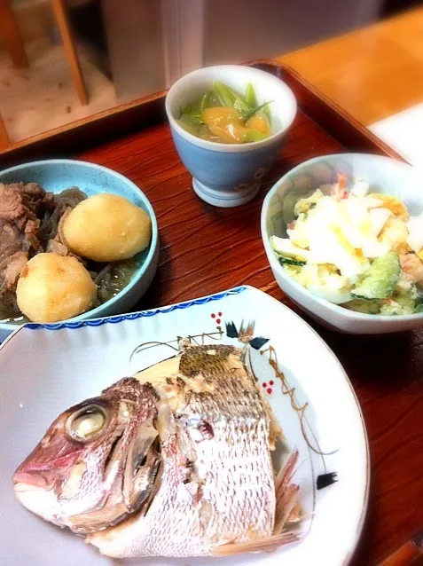 Snapdishの料理写真:鯛の煮魚・肉じゃが・焼き豚deポテトサラダ・柚子風味こんにゃくとインゲンの酢味噌和え|reiさん