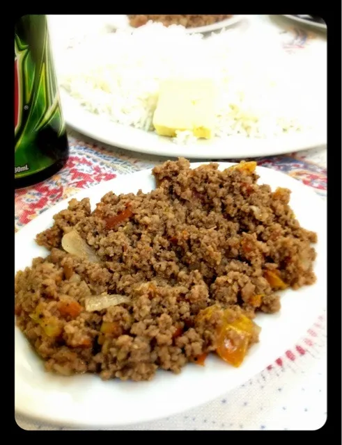 Snapdishの料理写真:Beef, Tomato, Onion with buttered rice|Dさん